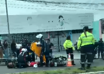 Acidente de motocicleta deixa piloto ferido em Manaus; veja o vídeo