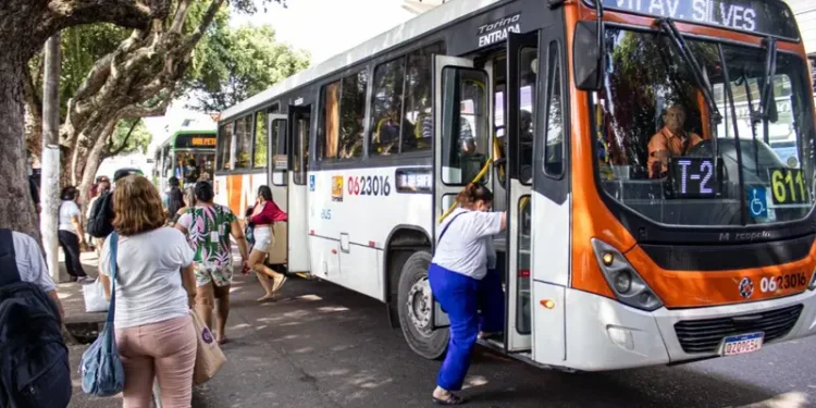 Nova tarifa de ônibus em Manaus entra em vigor neste domingo (20/04)
