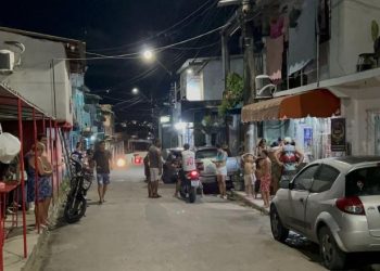 Homem é brutalmente esfaqueado e fica em estado grave; veja o vídeo