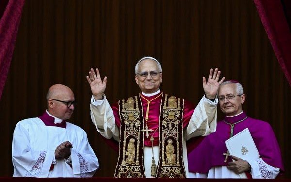 Papa Robert Francis Prevost: Um sopro de esperança e contrapontos