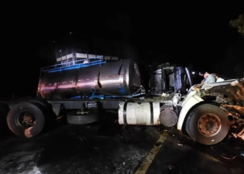 Acidente entre caminhões deixa três mortos em rodovia