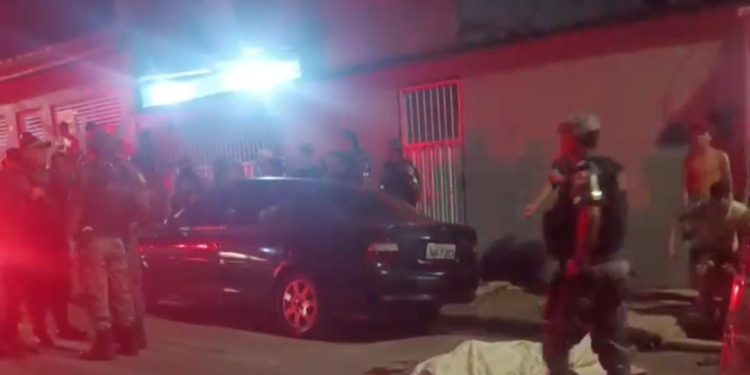 Tentativa de assalto a policial termina com suspeito morto