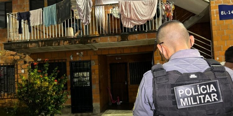 Jovem é assassinado dentro de apartamento no Prosamin