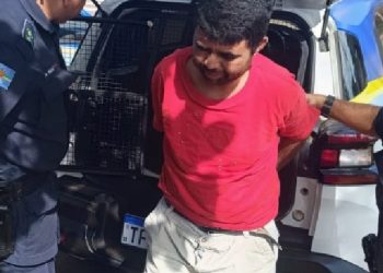 VÍDEO: Homem invade escola armado e ameaça professor em formosa