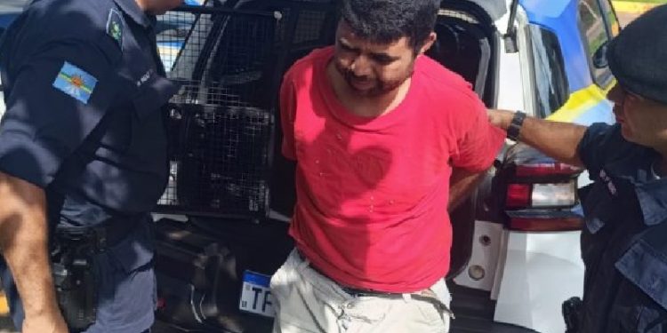 VÍDEO: Homem invade escola armado e ameaça professor em formosa