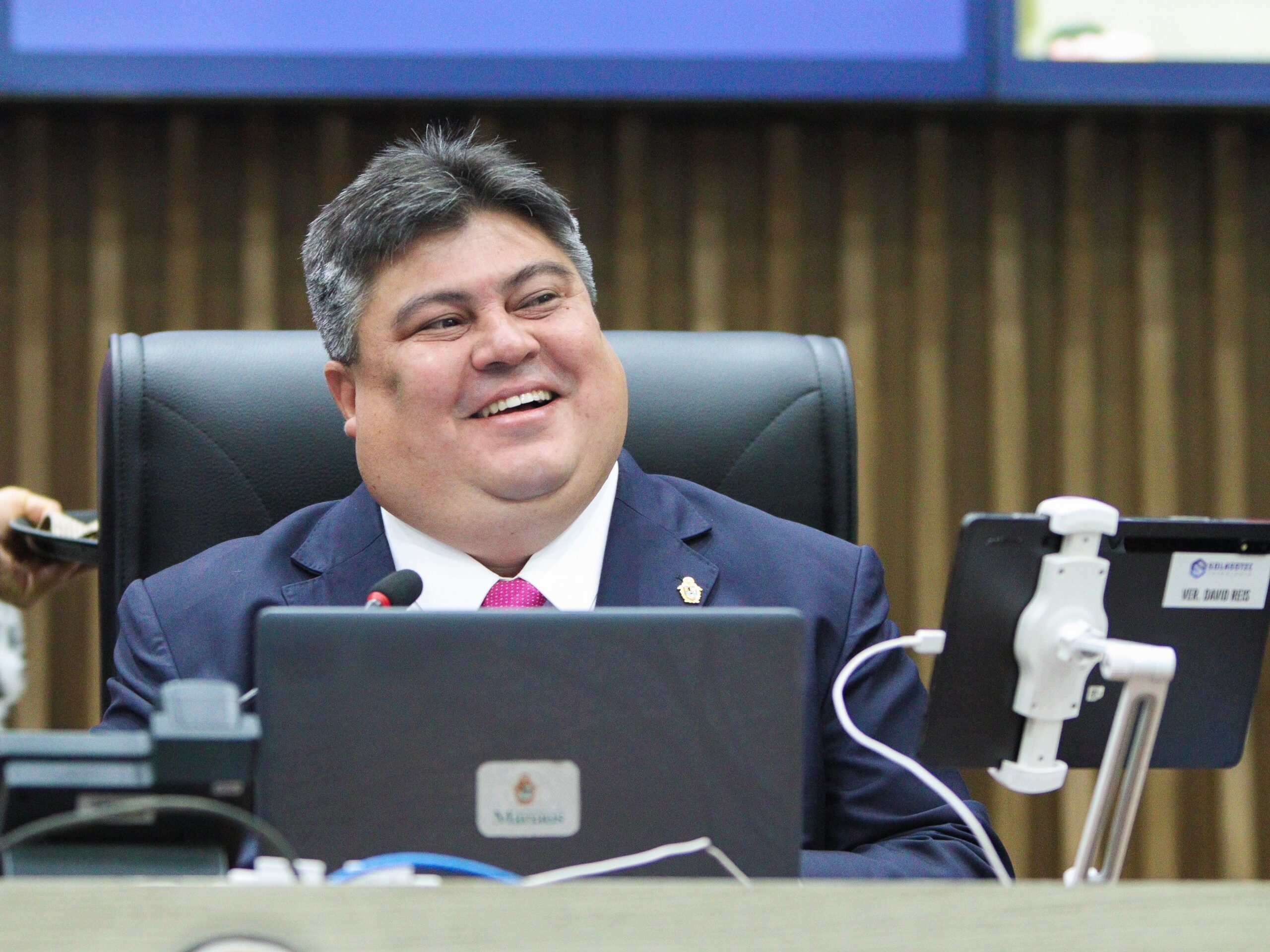 presidente-david-reis-anuncia-