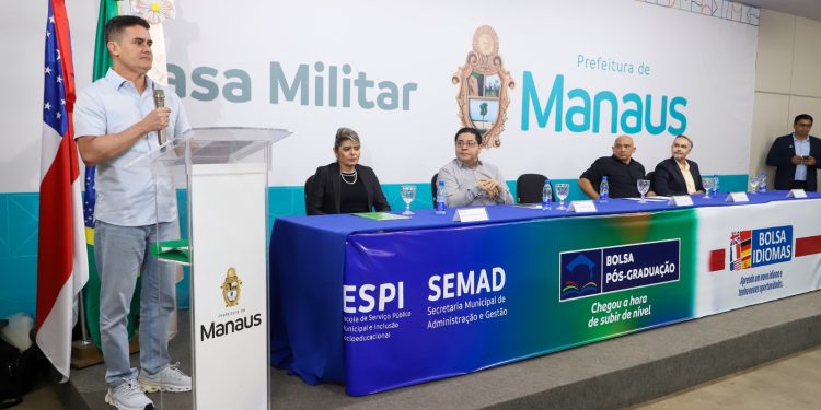 Prefeito David Almeida lança mais de 96 mil bolsas de estudo em idiomas e pós-graduação