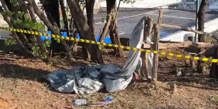 Carreta atinge e mata homem esmagado no Distrito Industrial