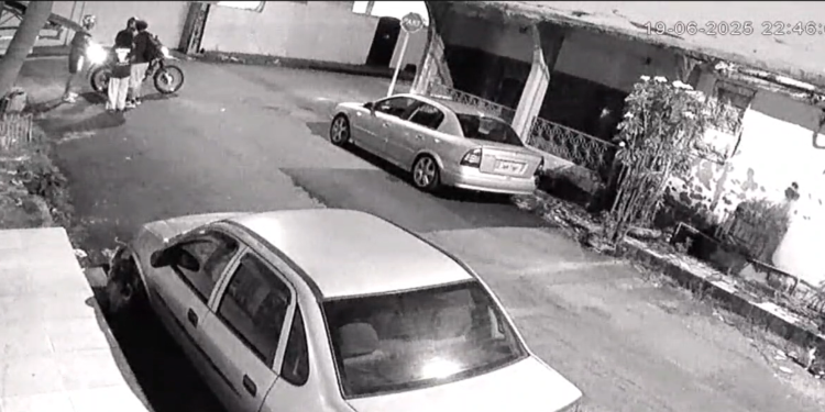 Jovem reage a assalto e coloca criminoso para correr; veja vídeo