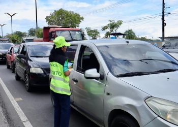 Ação educativa da Prefeitura de Manaus alerta para evitar excesso de velocidade e imprudências