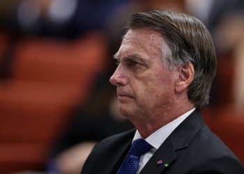 PF cumpre mandados contra Bolsonaro e determina uso de tornozeleira eletrônica