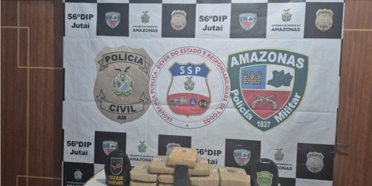 Mulher é presa com 11 tabletes de drogas no porto de Jutaí