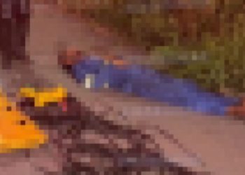 Homem é espancado por população após ser flagrado furtando fios