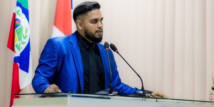 Vereador de Maués solicita urgência em serviços de iluminação e limpeza pública no município