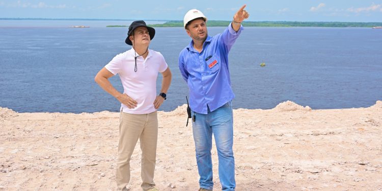 Prefeito David Almeida vistoria avanço das obras do Parque Encontro das Águas