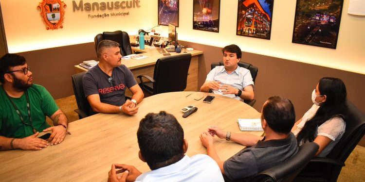 Manaus se prepara para o espetáculo dos bois-bumbás da Categoria Ouro