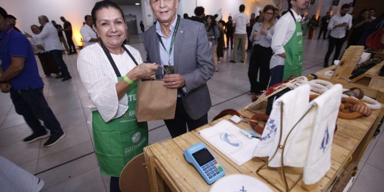 Adjuto Afonso defende protagonismo amazônico no maior evento de bioeconomia da região