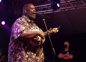 Péricles leva samba ao #SouManaus 2025 em show no Dia da Independência