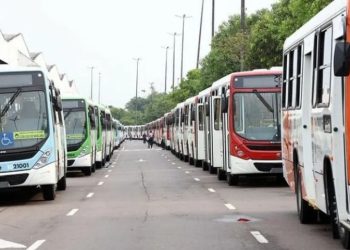 Greve de ônibus é suspensa após mediação da Prefeitura de Manaus