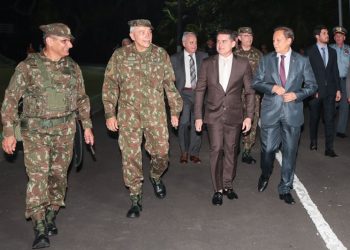 Prefeito David Almeida participa da troca de comando do CMA e reafirma compromisso de cooperação com as Forças Armadas