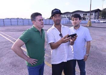 Prefeito David Almeida acompanha avanços da montagem do palco Malcher do #SouManaus