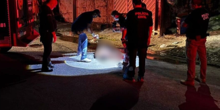Suspeito de assalto é espancado até a morte e outro fica ferido