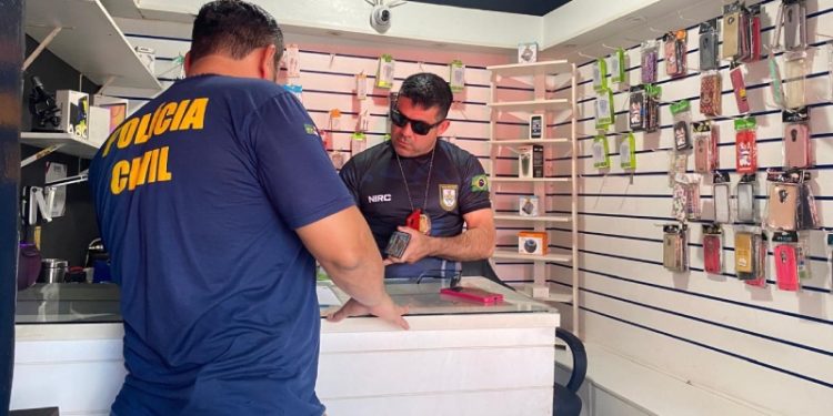 Dono de assistência técnica é preso por receptação de celular 