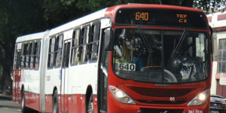 Homem é atropelado por ônibus da linha 640 em Manaus