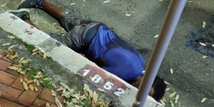 Homem é encontrado morto a facadas na Praça da Saudade
