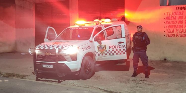 Homem é preso após jogar água quente em enteada de 6 anos