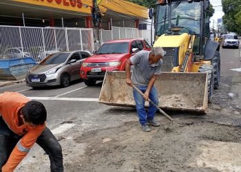 Prefeitura de Manaus recupera sistema de drenagem no bairro Adrianópolis
