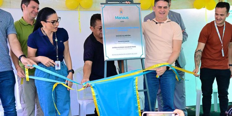 Prefeito David Almeida reinaugura USFR São Pedro ampliando cobertura da atenção primária em Manaus