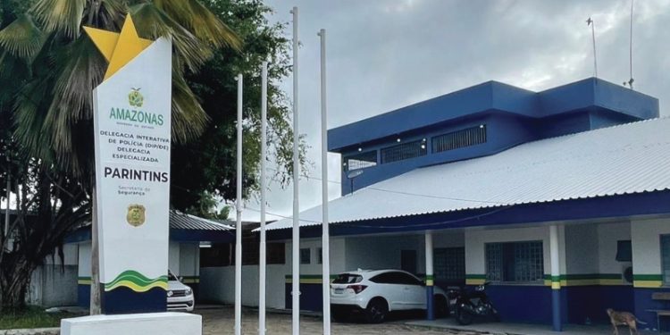 Homem é preso após quebrar crânio de companheira em Parintins