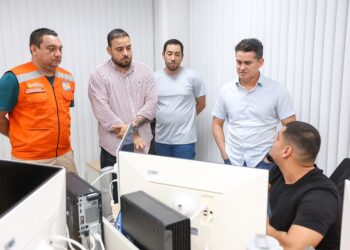 Prefeito David Almeida anuncia prontidão máxima após fortes chuvas