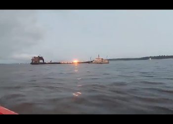 Ataques de piratas explodem balsas com combustível no Rio Amazonas; veja o vídeo 
