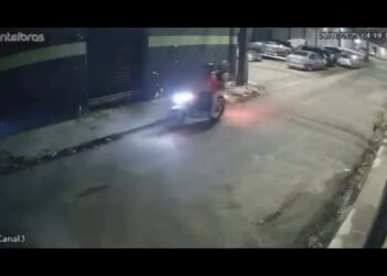 Casal sofre assalto violento e ação é registrada por câmeras de segurança