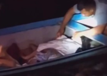 Jovem morre após grave colisão entre canoas