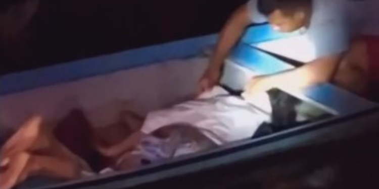 Jovem morre após grave colisão entre canoas