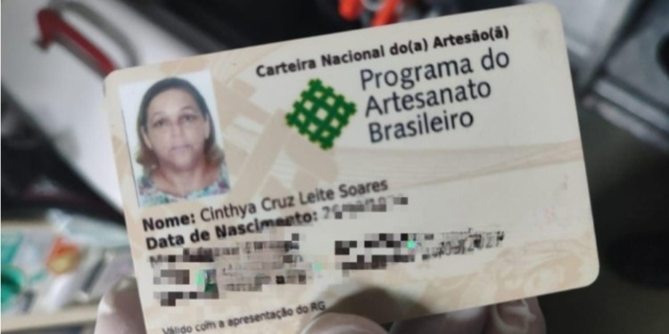 Artesã morre após ser atropelada em avenida