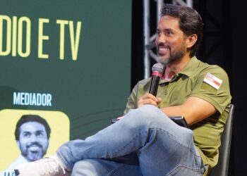 Jack Serafim media debate sobre cobertura política no Compol Amazonas 2025