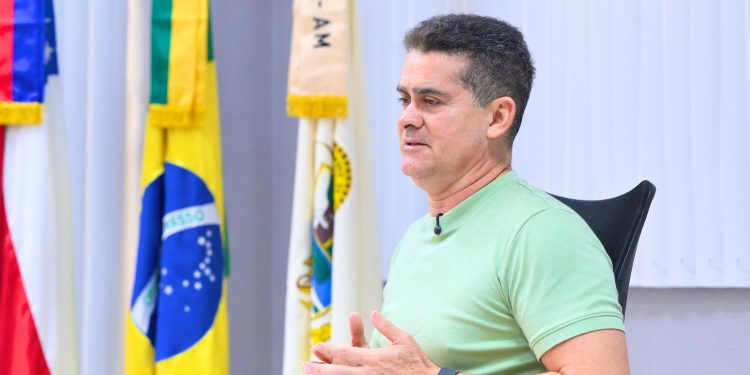 Prefeito David Almeida passa mal, e exames descartam problema cardíaco