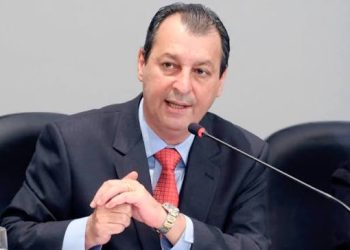 Omar Aziz lidera disputa pelo governo do Amazonas e Capitão Alberto Neto aparece em segundo lugar 