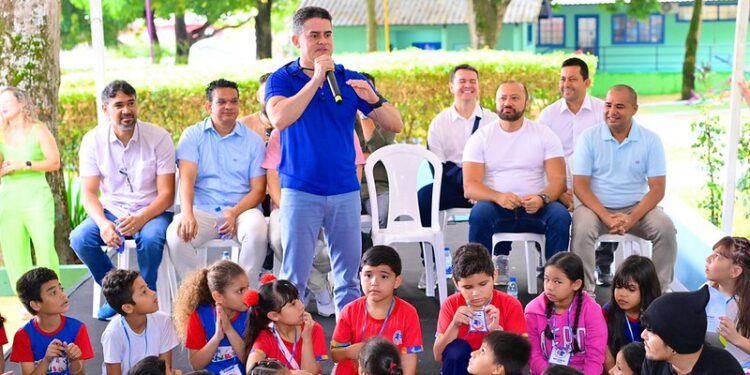 Prefeito David Almeida reabre Parque Cidade da Criança revitalizado em Manaus