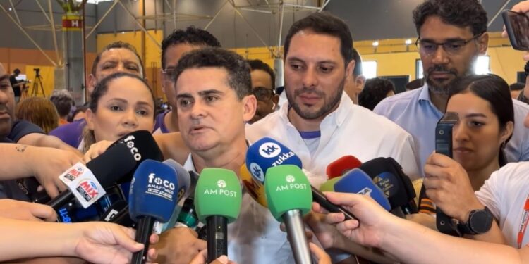 Prefeito David Almeida celebra avanço na educação durante ‘Viradão do SAEB 2025’