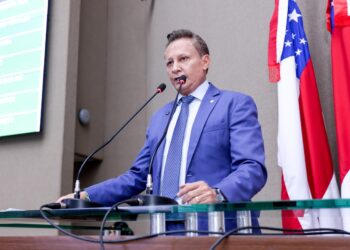 Adjuto Afonso repudia notícia de veículo nacional que critica Zona Franca de Manaus