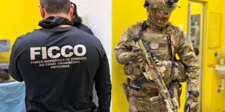 Operação prende advogados suspeitos de intermediar ordens de facção em Manaus
