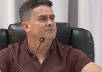 David Almeida rebate investigações, nega irregularidades e explica reformas e investimentos em Manaus