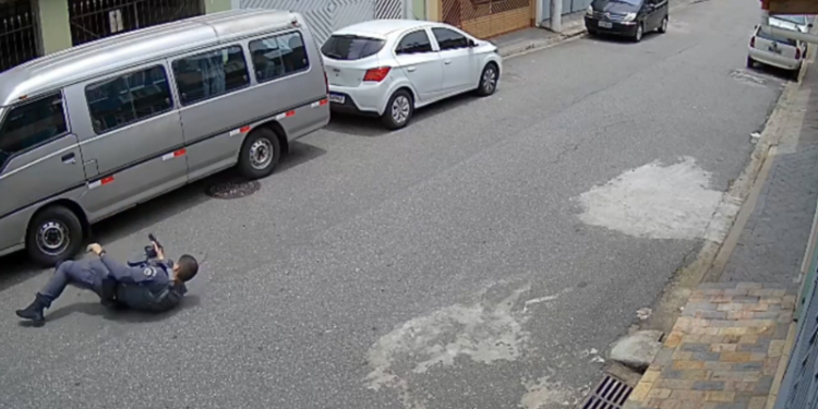 Após perseguição, PM atira 15 vezes em suspeito de roubo durante fuga