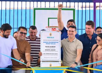 Prefeito David Almeida realiza sonho histórico com entrega do ginásio Menino Theylor