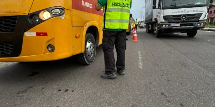 Transporte Legal: Operação fiscaliza 61 veículos e retira transporte irregular de circulação